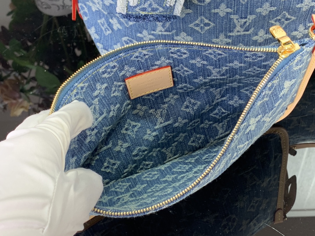 最高級ルイヴィトンスーパーコピー ルイヴィトンバッグコピー 新作 LV リミックス キャリーオール NM MM ブルーデニム M46855 モノグラム・デニム ゴールド金具 - 画像 (4)