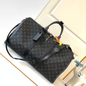 最高級ルイヴィトンスーパーコピー ルイヴィトンバッグコピー キーポル･バンドリエール 50 ブラック M40568 モノグラム･エクリプス キャンバス シルバー金具