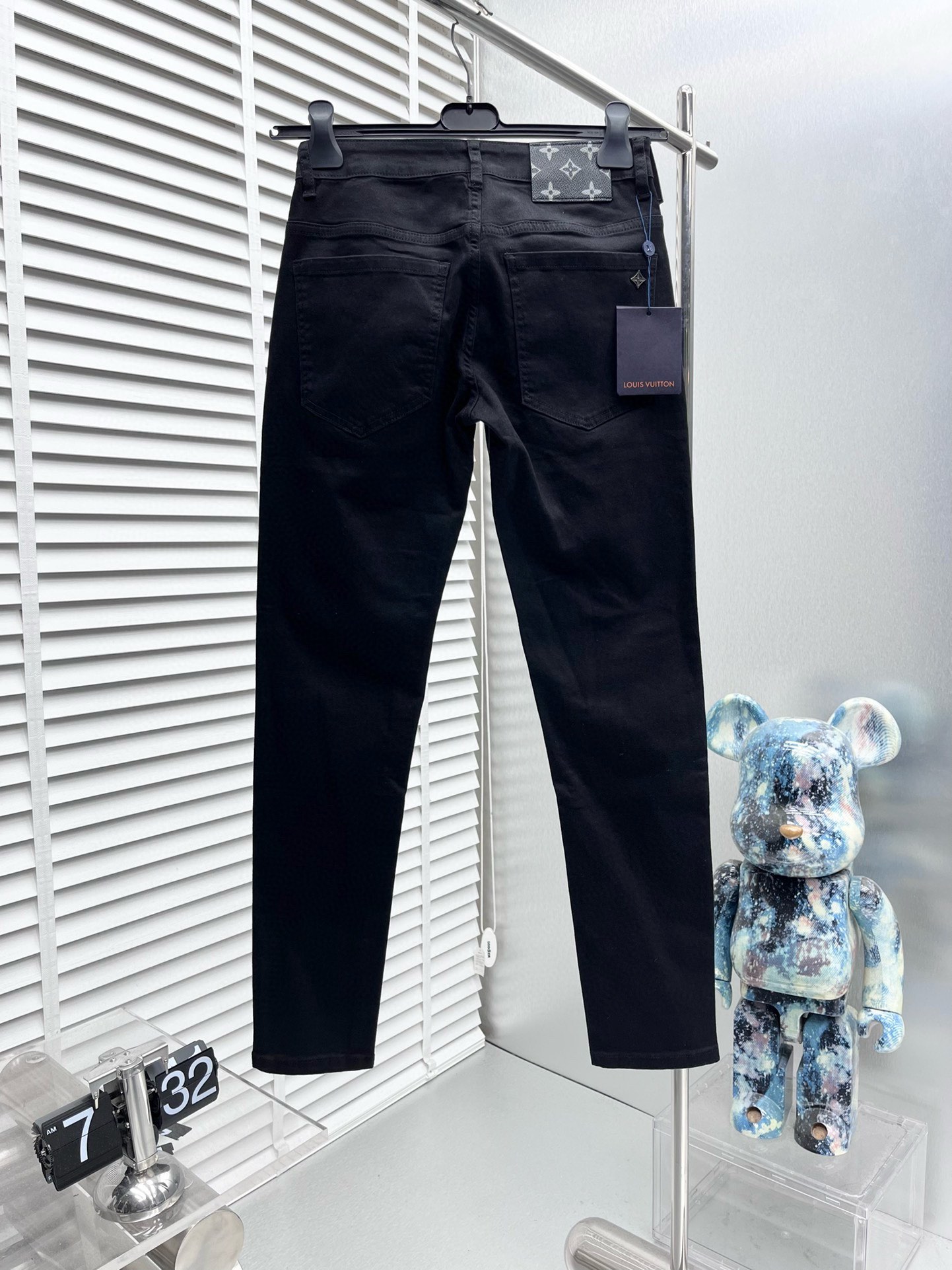 最高級ルイヴィトンスーパーコピー服 ルイヴィトンデニムパンツコピー 2024年春夏の新作 ジーパン コットン100% メンズ 202406350 - 画像 (7)