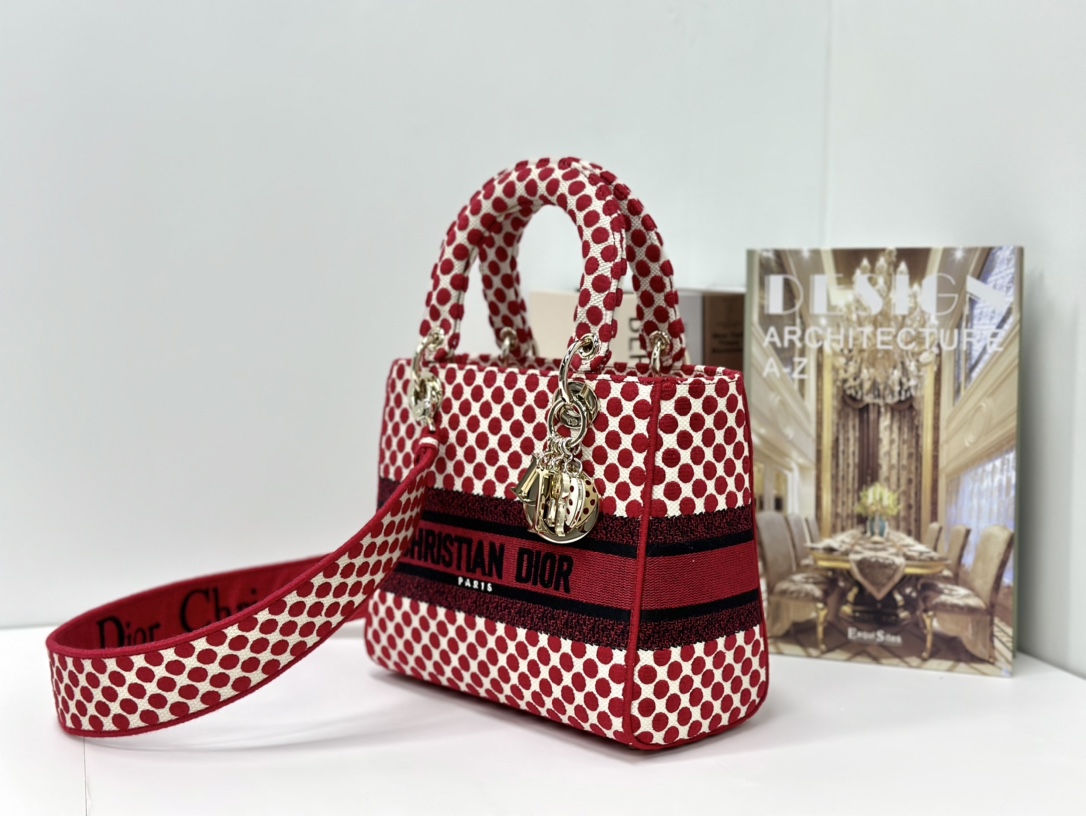 最高級ディオールスーパーコピー ディオールバッグコピー Lady D-Lite バッグ ミディアム M0565ORGO_M63R レッド ゴールド金具 - 画像 (8)