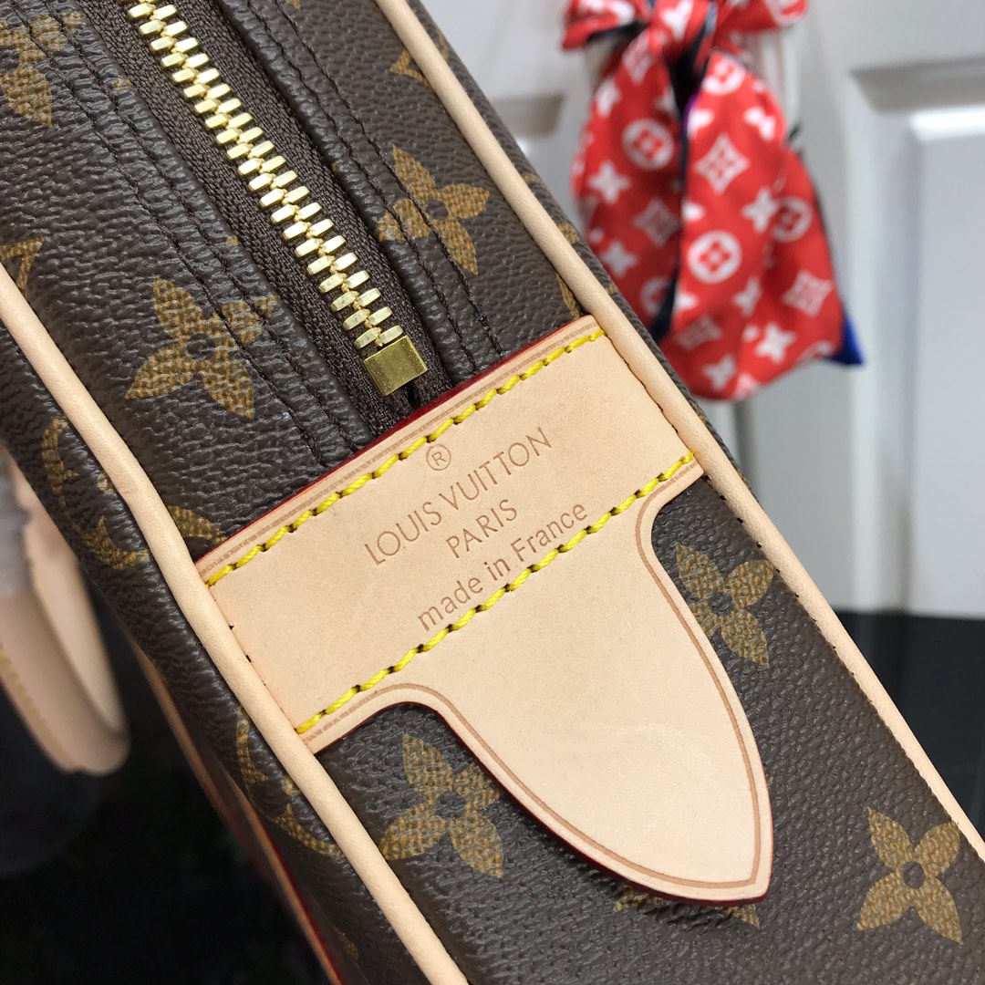 ルイヴィトン ビジネスバッグ メンズ Louis Vuitton ポルト ドキュマン・ヴォワヤージュ モノグラム M40226 モノグラム・キャンバス ゴールド金具 - 画像 (2)