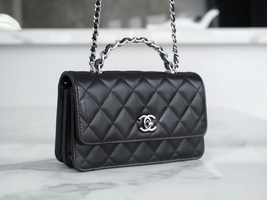 最高級シャネルスーパーコピー シャネルバッグコピー CHANEL マトラッセ チェーンクラッチ バッグ ブラック AP3566 B14291 94305 ラムスキン シルバー金具 - 画像 (8)