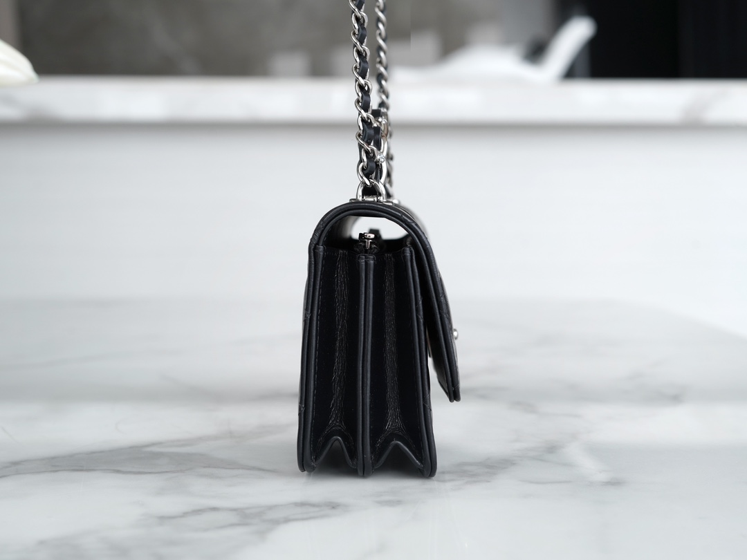 最高級シャネルスーパーコピー シャネルバッグコピー CHANEL マトラッセ チェーンクラッチ バッグ ブラック AP3566 B14291 94305 ラムスキン シルバー金具 - 画像 (7)