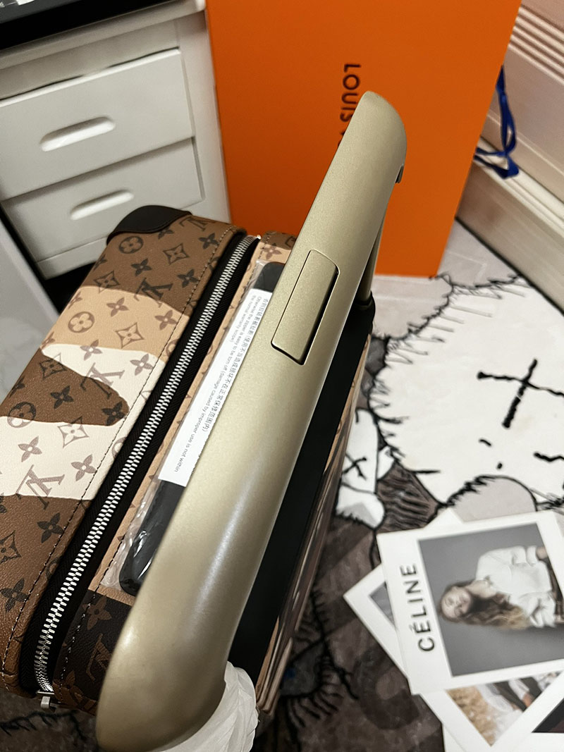 ルイヴィトン スーツケース/キャリーバッグ 新品 ホライゾン 55 ブラウン モノグラム・ブリーチ キャンバス シルバー金具 - 画像 (3)