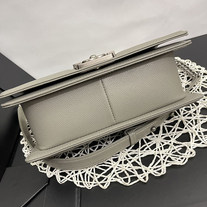 最高級シャネルスーパーコピー シャネルバッグコピー ボーイシャネル25 チェーンショルダーバッグ グレー A67086 キャビアスキン ガンメタリック金具 2411155 - 画像 (5)