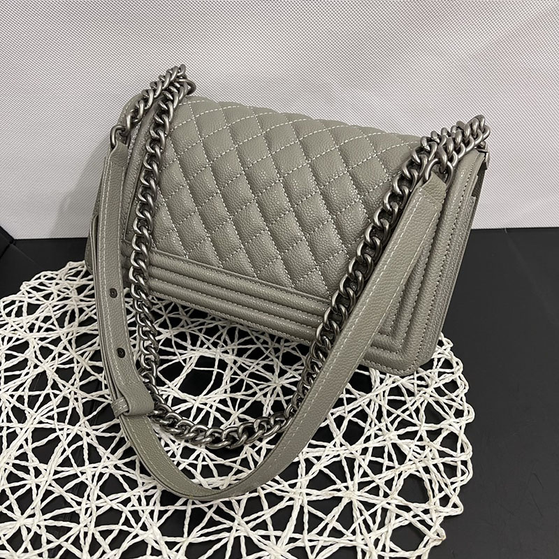 最高級シャネルスーパーコピー シャネルバッグコピー ボーイシャネル25 チェーンショルダーバッグ グレー A67086 キャビアスキン ガンメタリック金具 2411155 - 画像 (4)