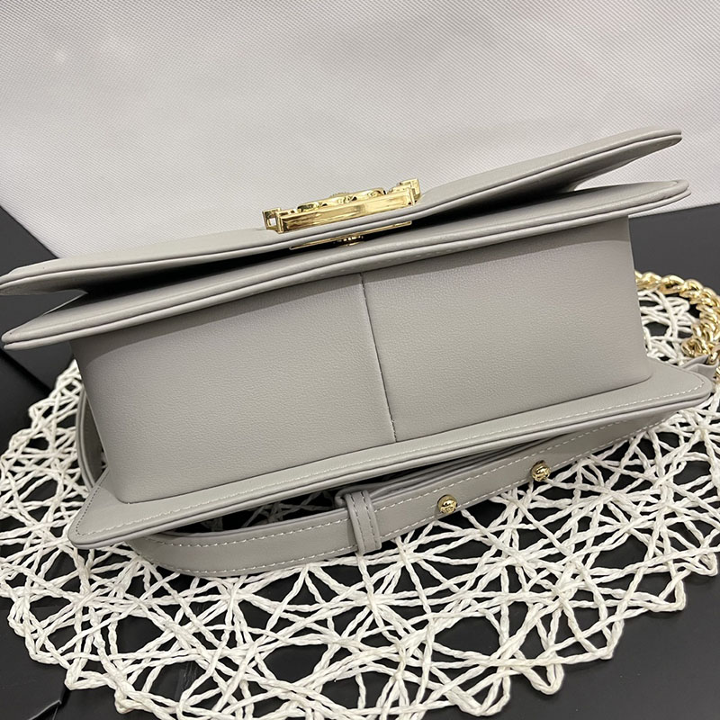 最高級シャネルスーパーコピー シャネルバッグコピー ボーイシャネル25 チェーンショルダーバッグ グレー A67086 ラムスキン ゴールド金具 2411161 - 画像 (5)