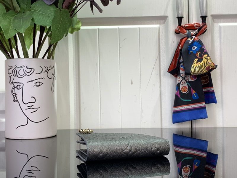 ルイヴィトン 財布 二つ折り 小銭入れあり ポルトフォイユ・リサ ガンメタル M12536 モノグラム ライトゴールド金具 2025 新作 - 画像 (7)