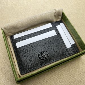 グッチ カードケースウォレット 使い勝手