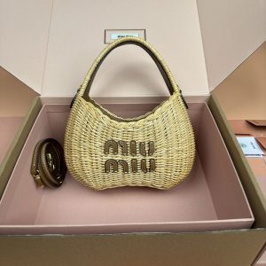 miumiu バッグ安い