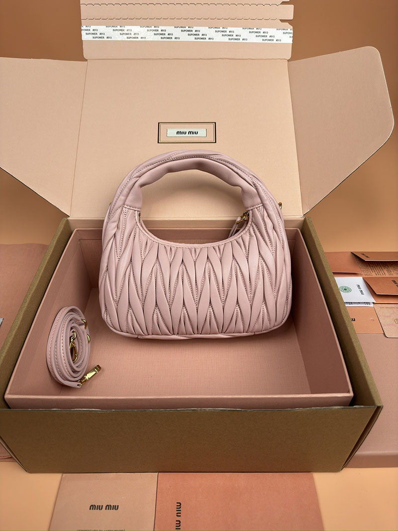 MiuMiu ワンダー マテラッセレザー ホーボーバッグ ピンク 5BC125_AN88_F0E18_V_OOY ゴールド金具 ミュウミュウ バッグ 人気 - 画像 (8)