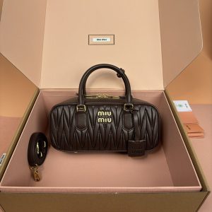 miumiu バッグ安い