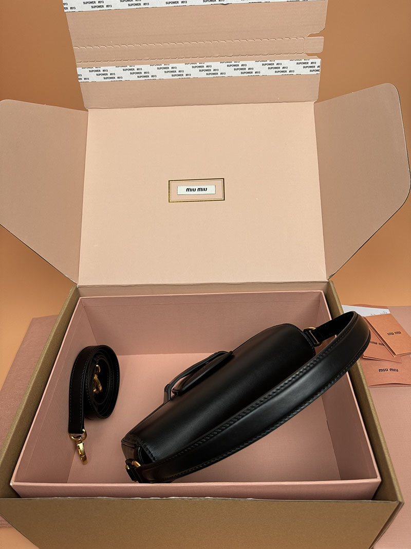 MiuMiu ペニー レザー バッグ ブラック 5BD270_ACRM_F0046_V_OOO ゴールド金具 ホーボーバッグ miumiu - 画像 (7)