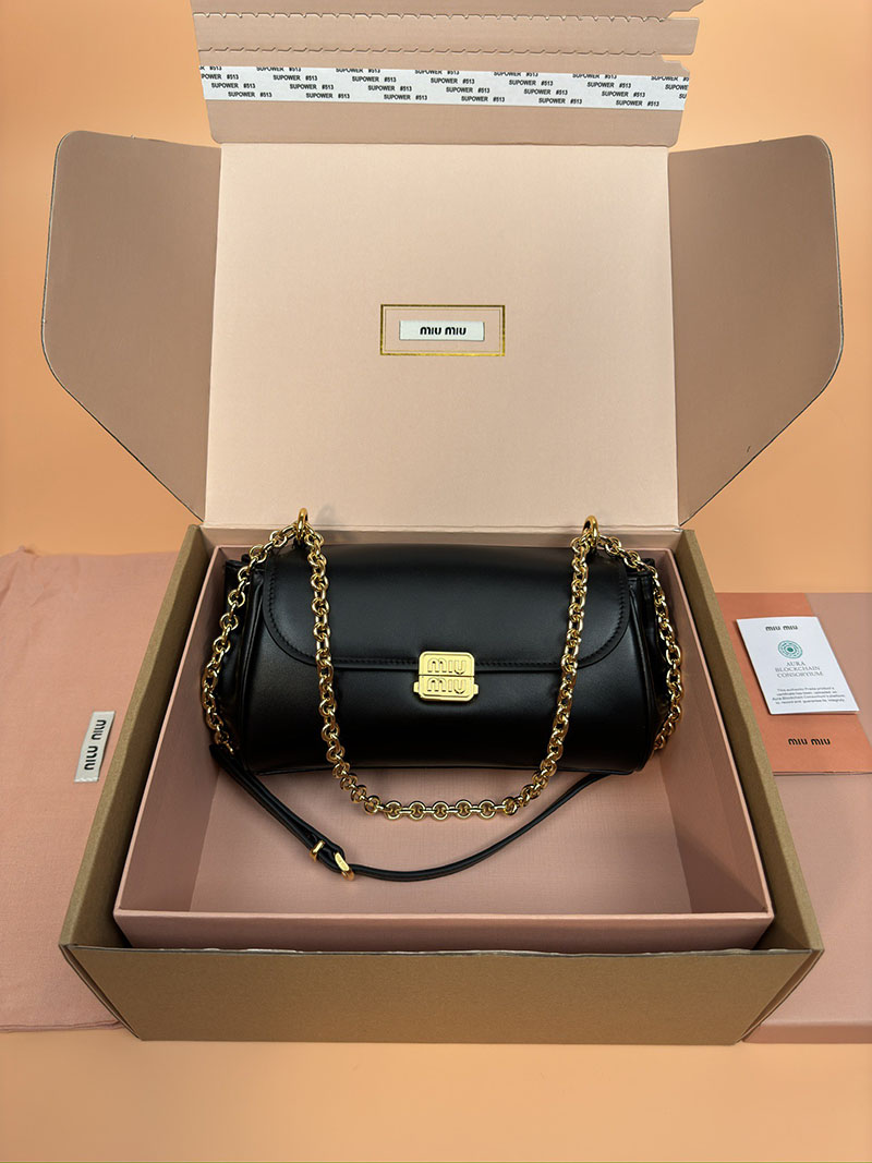 miumiu ショルダーバッグ アウトレット
