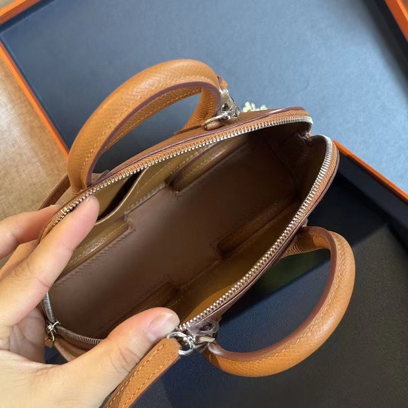 エルメス ボリードオンホイールズ ミニ ゴールド Bolide on Wheels Bag Mini ヴォーエプソン シルバー金具 2025定価 2513459 - 画像 (3)