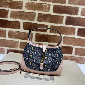 gucci 直営店 セール