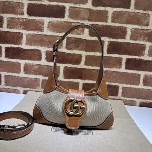レザー タッチ スクエア ショルダー バッグ