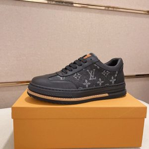ヴィトン スニーカー メンズ