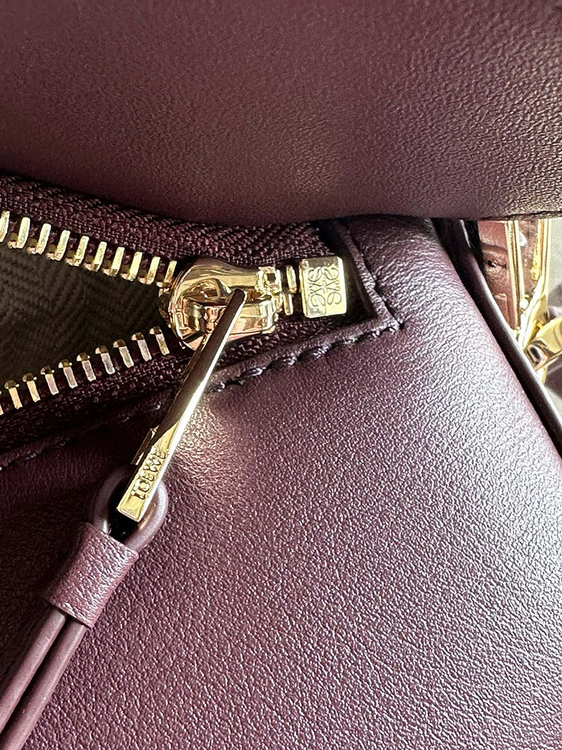 レディース ロエベ バッグ 人気 LOEWE パズルバッグ スモール A510P60X41-7240 ダークバーガンディ クラシックカーフ ゴールド金具 - 画像 (3)