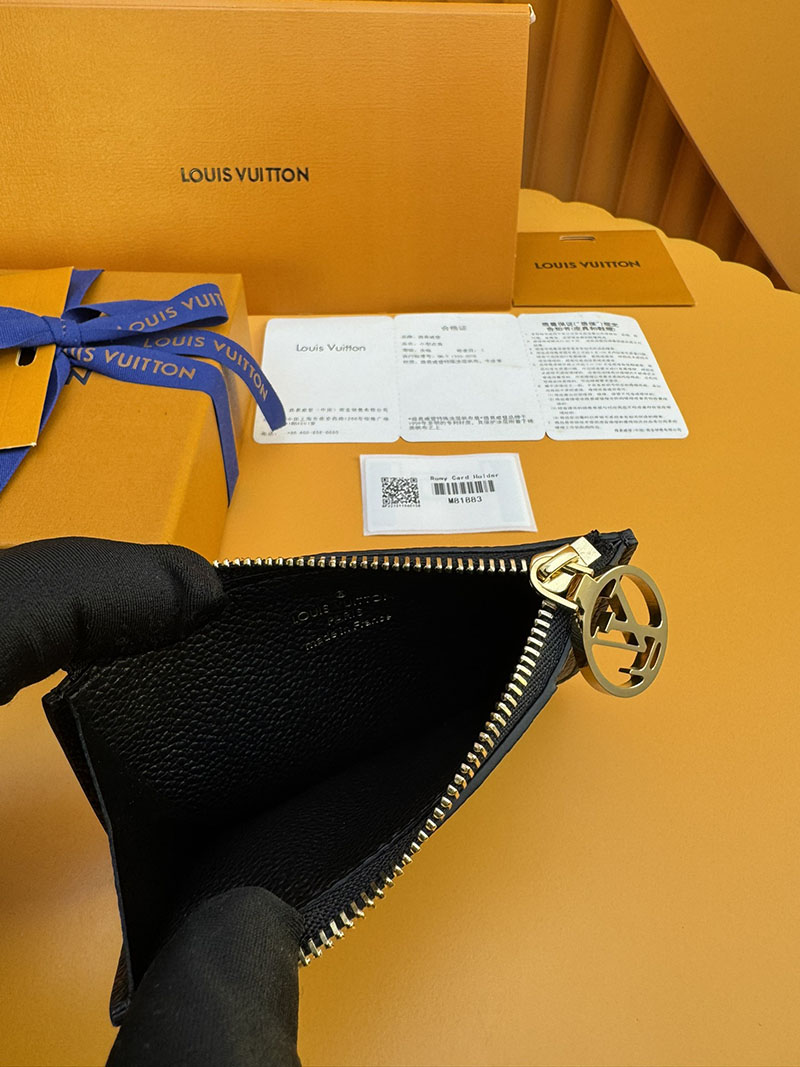 激安サイト ルイヴィトン カードケース ポルト カルト・ロミー M81883 RFID モノグラム ブラック スーパーコピー 代引き 国内発送 - 画像 (5)