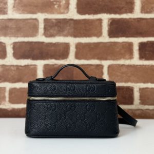 gucci 化粧ポーチ 黒