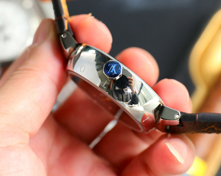最高級ルイヴィトンスーパーコピー ルイヴィトン時計コピー タンブール オトマティック GM モノグラムエクリプス ラバーベルト QA140Z - 画像 (5)
