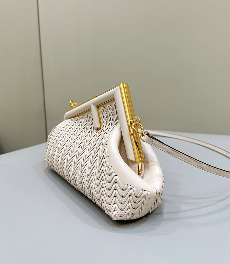 フェンディ 人気バッグ FENDI クラッチ ショルダーバッグ 本革 Fendi First Small カメリア 8BP129APZ6F0VWM - 画像 (8)