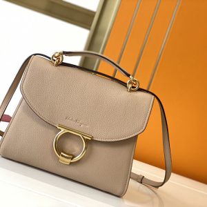 フェラガモ バッグ 雅子さま