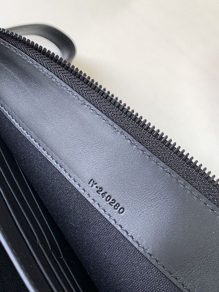 FERRAGAMO 新作バッグ フェラガモ バッグ アウトレット FERRAGAMO バッグ メンズ TRAVEL EMBOSSED BLOCCO クラッチバッグ 241483 769473 - 画像 (6)