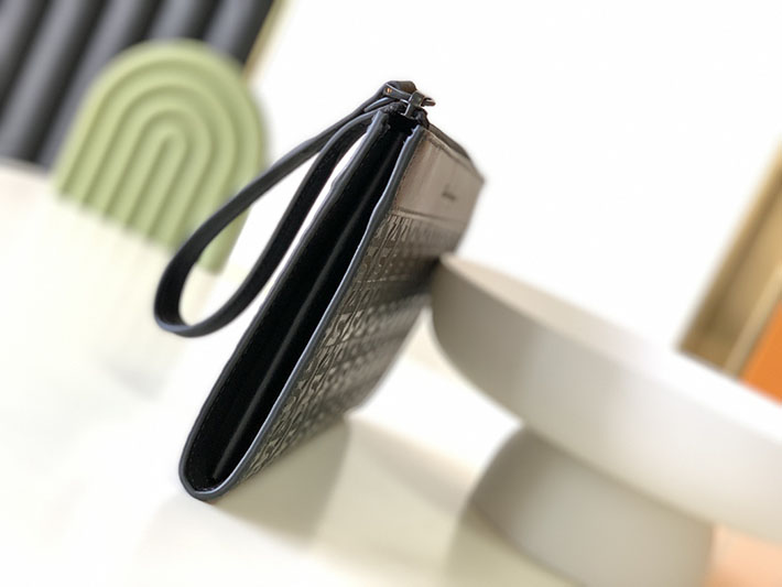 FERRAGAMO 新作バッグ フェラガモ バッグ アウトレット FERRAGAMO バッグ メンズ TRAVEL EMBOSSED BLOCCO クラッチバッグ 241483 769473 - 画像 (3)