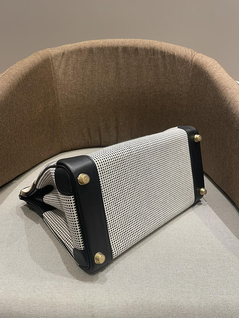 HERMES エルメス バーキン25 クロ×グレー トワルキャドリーユ×スイフト ゴールド金具 2520784 バーキン風バッグ 持ってる人 - 画像 (3)