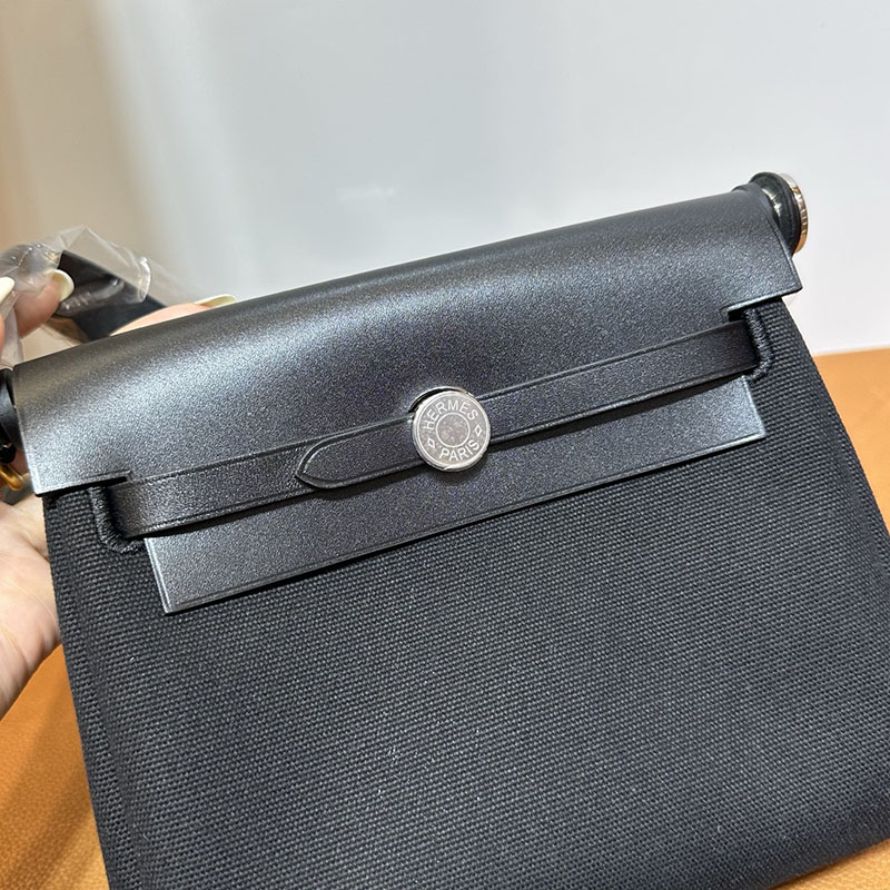 エルメス バッグ値段 HERMES エールバッグジップ ミニ 黒 ブラック トワルアッシュ シルバー金具 2521245 エルメス エールバッグ 定価 - 画像 (13)