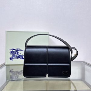 レディース バーバリー ショルダーバッグ