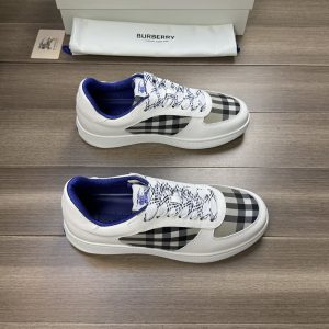 バーバリー スニーカー アウトレット