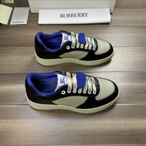 バーバリー スニーカー アウトレット