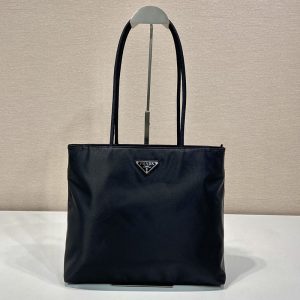 プラダ トートバッグ ナイロン