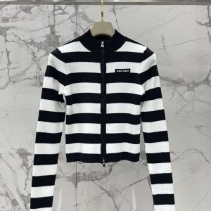 miumiu ニットパーカー