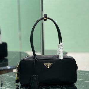 プラダ ナイロンバッグ 人気