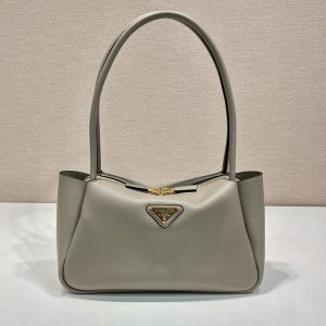 プラダ ホーボーバッグ