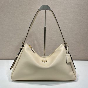 プラダ 斜めがけバッグ レディース