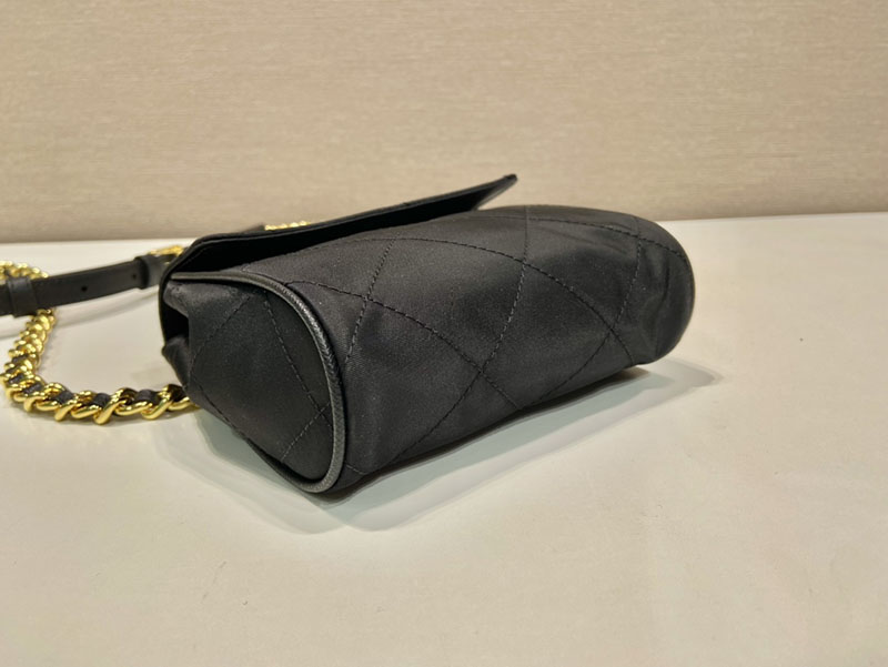 プラダ アウトレット PRADA 三角ロゴ プレート ナイロン テスート キルティング ウエスト ポーチ ショルダー バッグ 1BD643 ブラック H品 プラダ ナイロンバッグ アウトレット - 画像 (6)