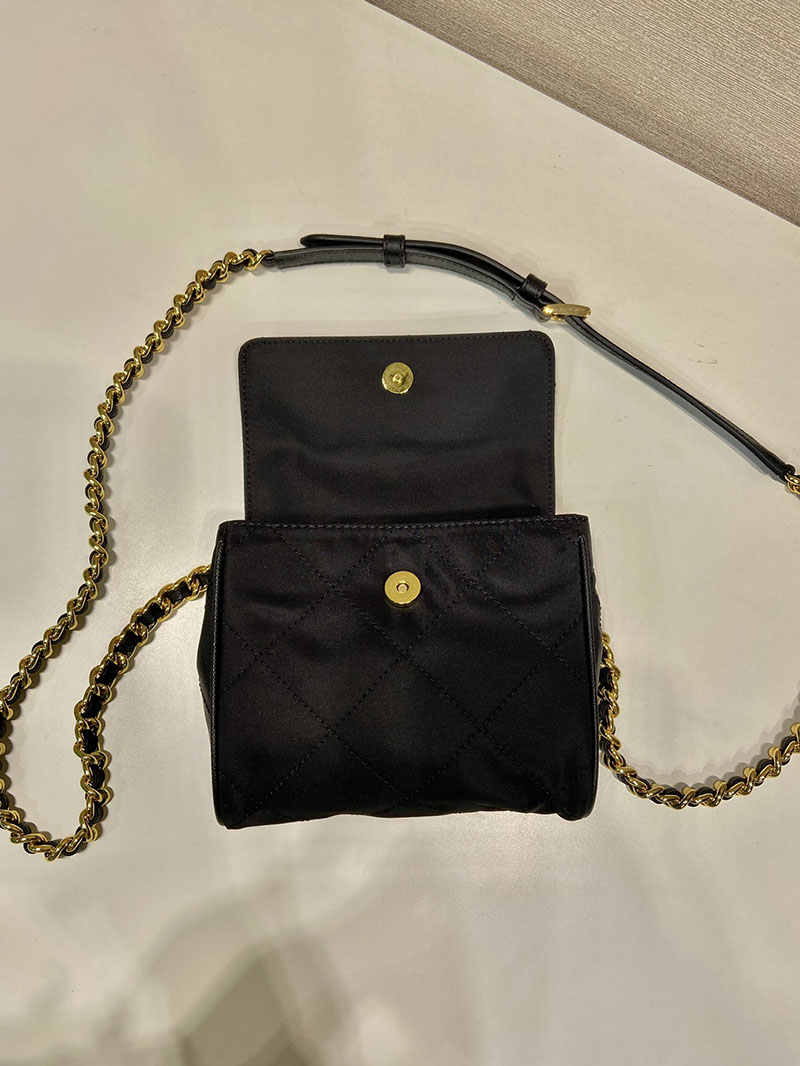 プラダ アウトレット PRADA 三角ロゴ プレート ナイロン テスート キルティング ウエスト ポーチ ショルダー バッグ 1BD643 ブラック H品 プラダ ナイロンバッグ アウトレット - 画像 (5)