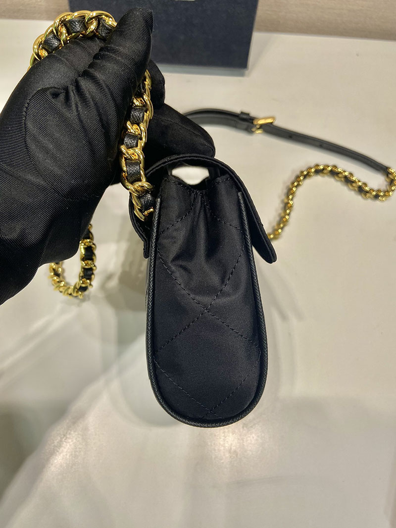 プラダ アウトレット PRADA 三角ロゴ プレート ナイロン テスート キルティング ウエスト ポーチ ショルダー バッグ 1BD643 ブラック H品 プラダ ナイロンバッグ アウトレット - 画像 (4)
