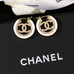 シャネル ピアス 定番 値段