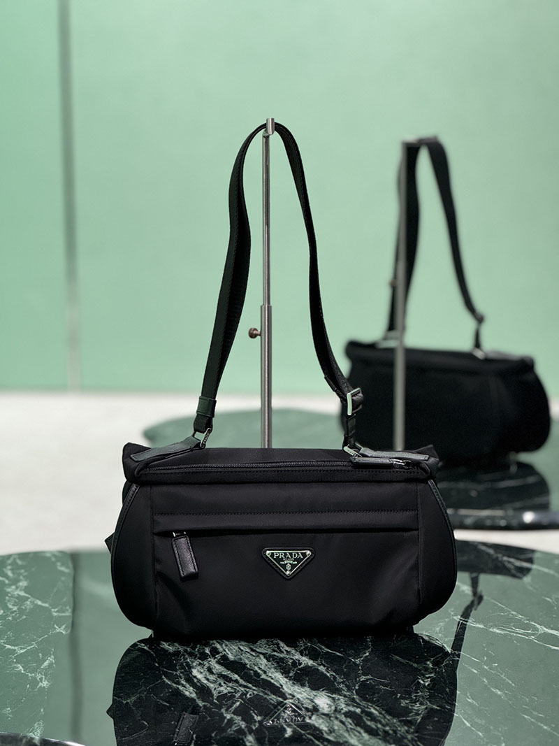 プラダ アウトレット PRADA Re-Nylon xサフィアーノレザー ショルダーバッグ 2VH994_2DMG_F0002_V_OOO ブラック H品 プラダ ナイロンバッグ メンズ - 画像 (9)