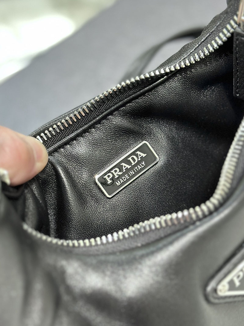 プラダ アウトレット PRADA 2DYI ソフト パテッド ナッパレザー ハンドバッグ キーリング付き 1BA384_2DYI_F0002 ブラック H品 プラダ ハンドバッグ レディース - 画像 (2)