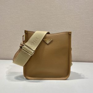 プラダ アウトレット バッグ 新作