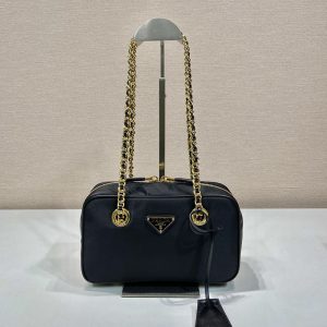 プラダ ナイロン バッグ 値段