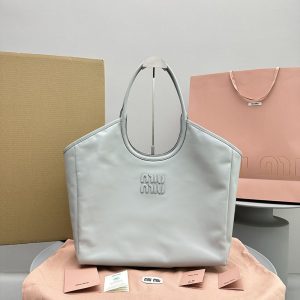 ミュウミュウ バッグ アウトレット