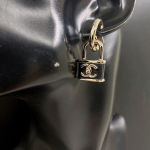 シャネル ピアス 公式